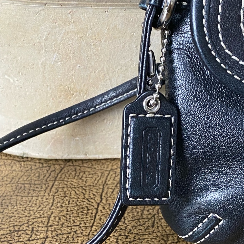 Coach Legacy Black Turnlock Wristlet Wallet
Clutch - Picture 4 of 12